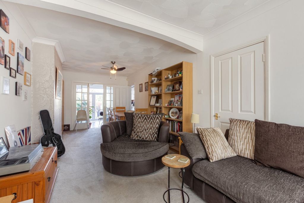 Property photo 3 of 14