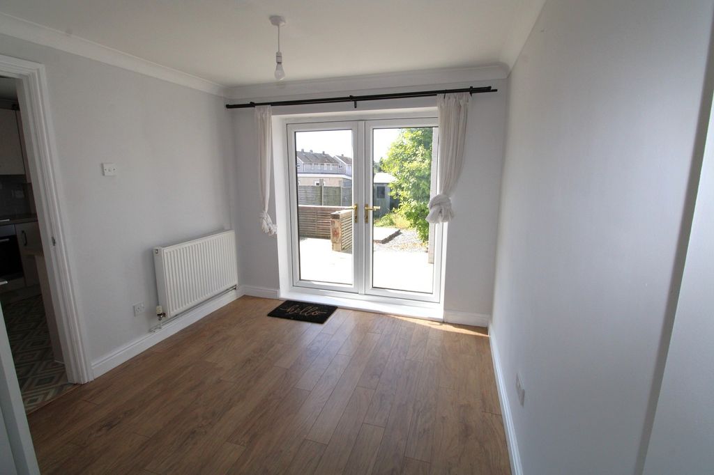 Property photo 3 of 24 Dining Area