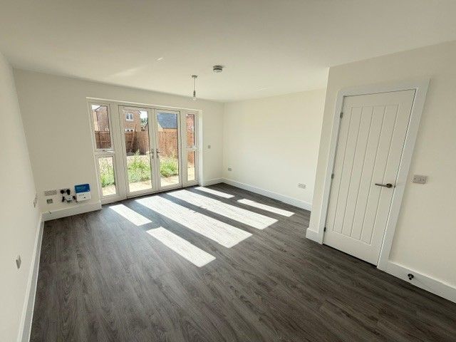 Property photo 2 of 7 Living Room