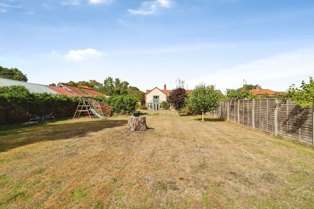 Property photo 3 of 44 Garden