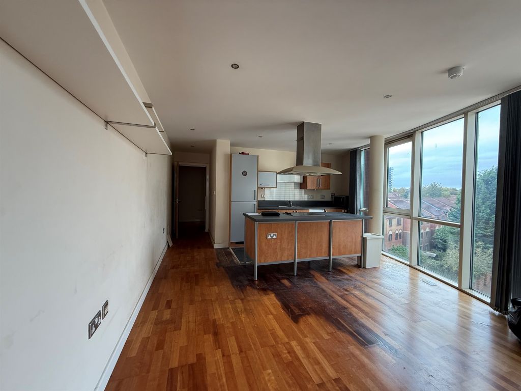 Property photo 2 of 21