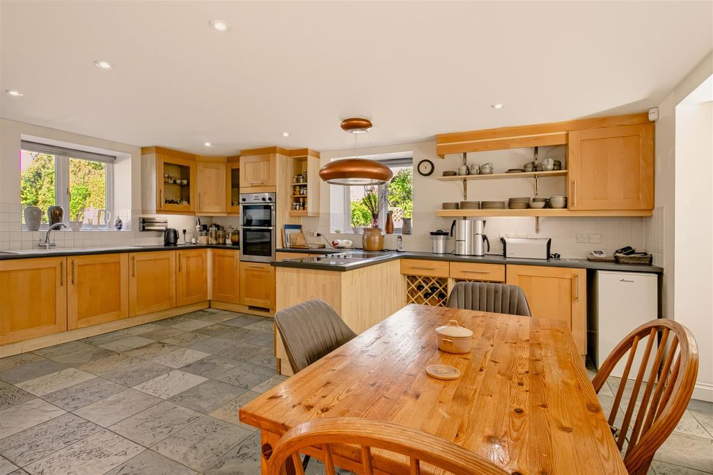 Property photo 2 of 40 Bramber Barn33.Jpg