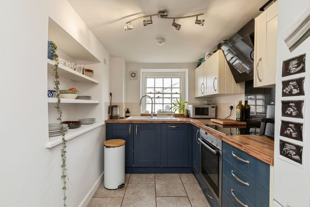Property photo 2 of 11 Pbox-Img.Jpg