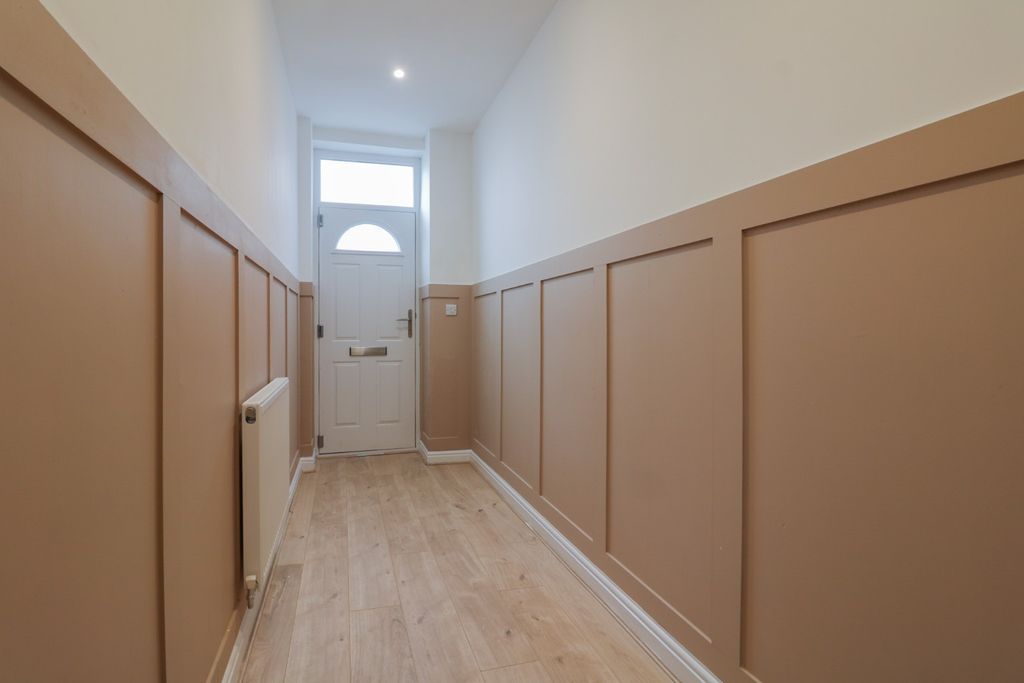 Property photo 2 of 19 4741162