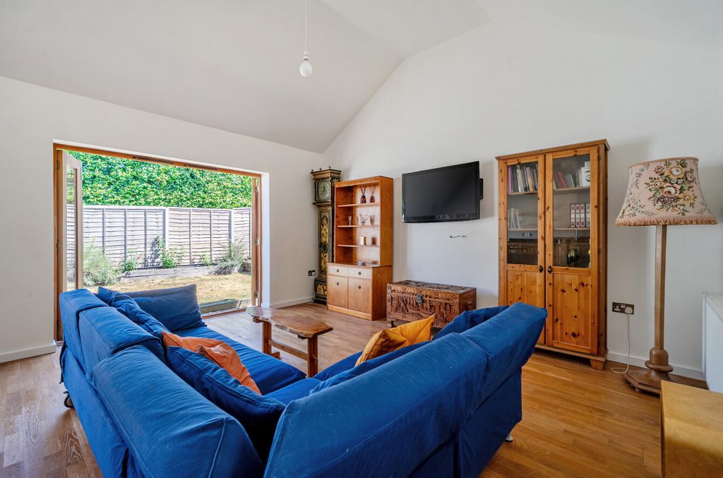 Property photo 3 of 16 1318140-7-687A322...