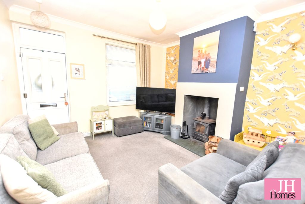 Property photo 2 of 11