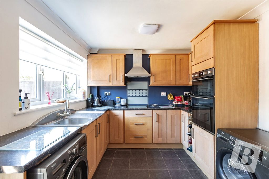 Property photo 2 of 14 Kitchen