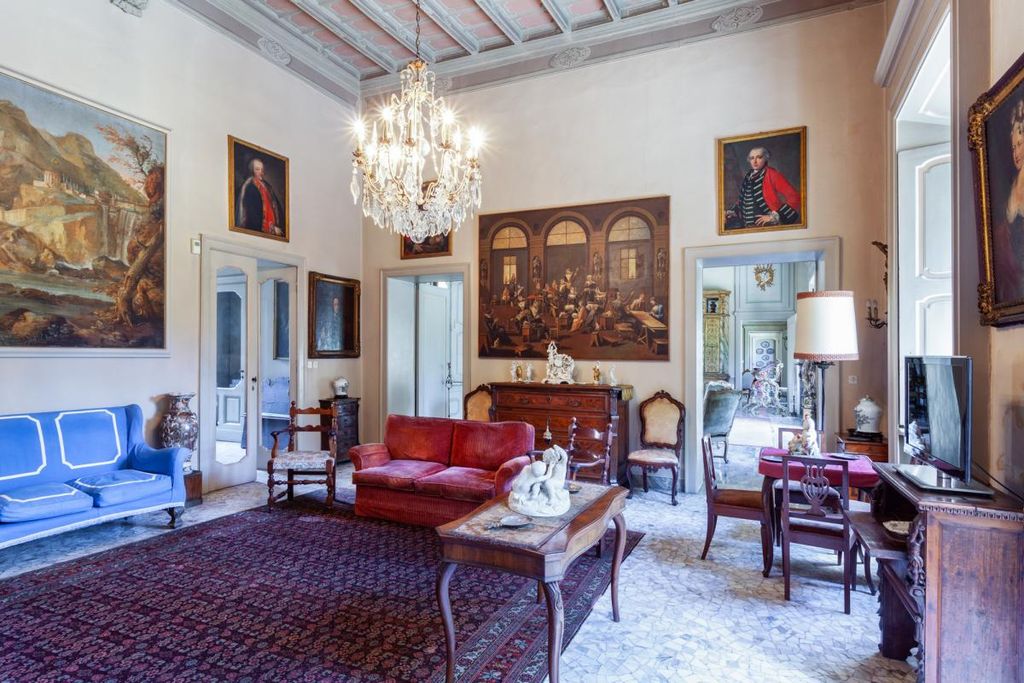 Property photo 2 of 26