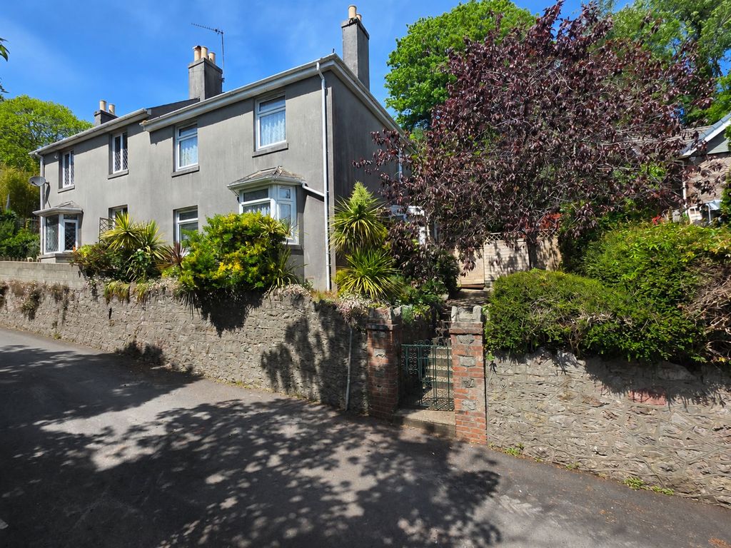 Property photo 1 of 28