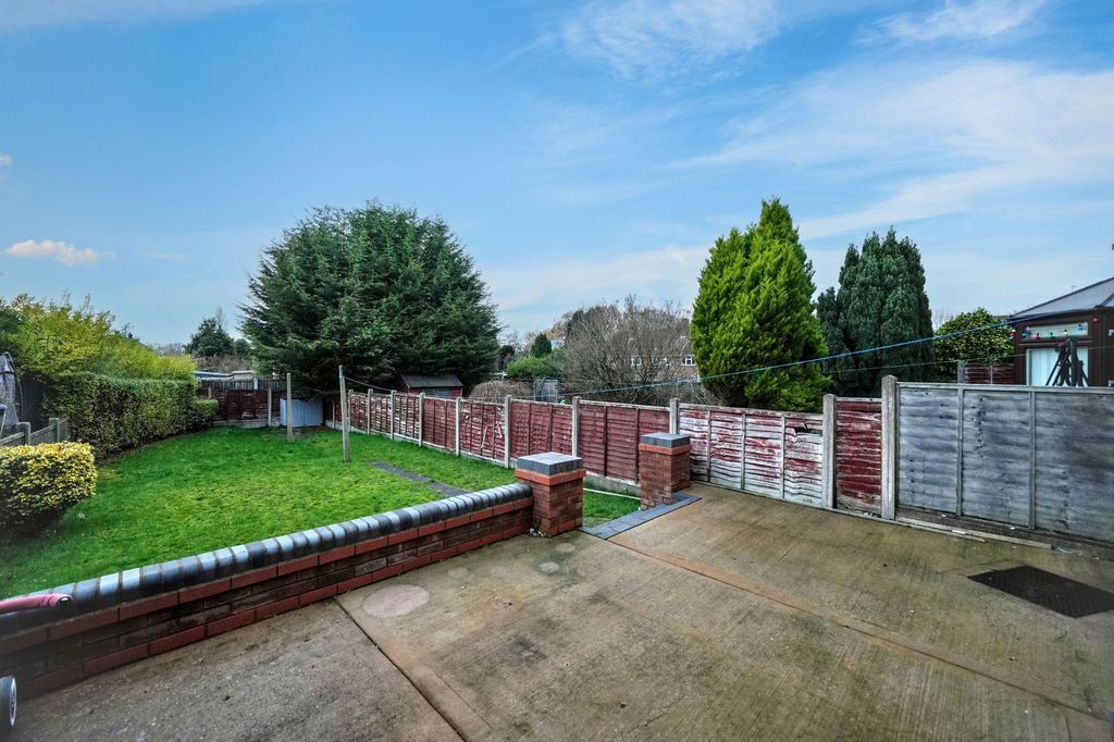 Property photo 3 of 27