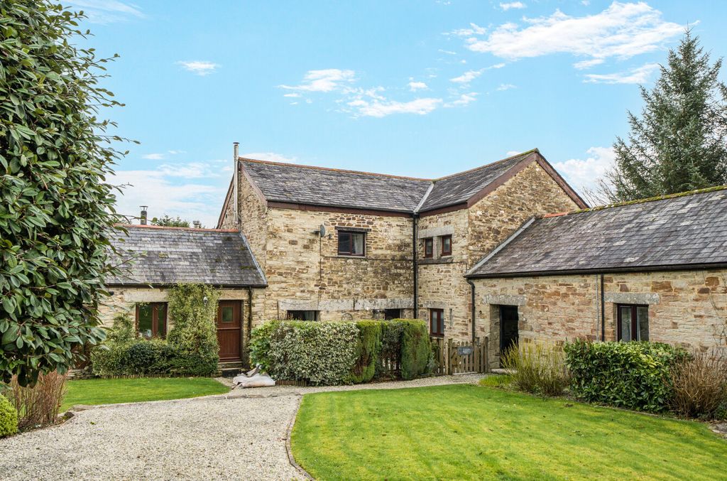 Property photo 1 of 13 Front Aspect