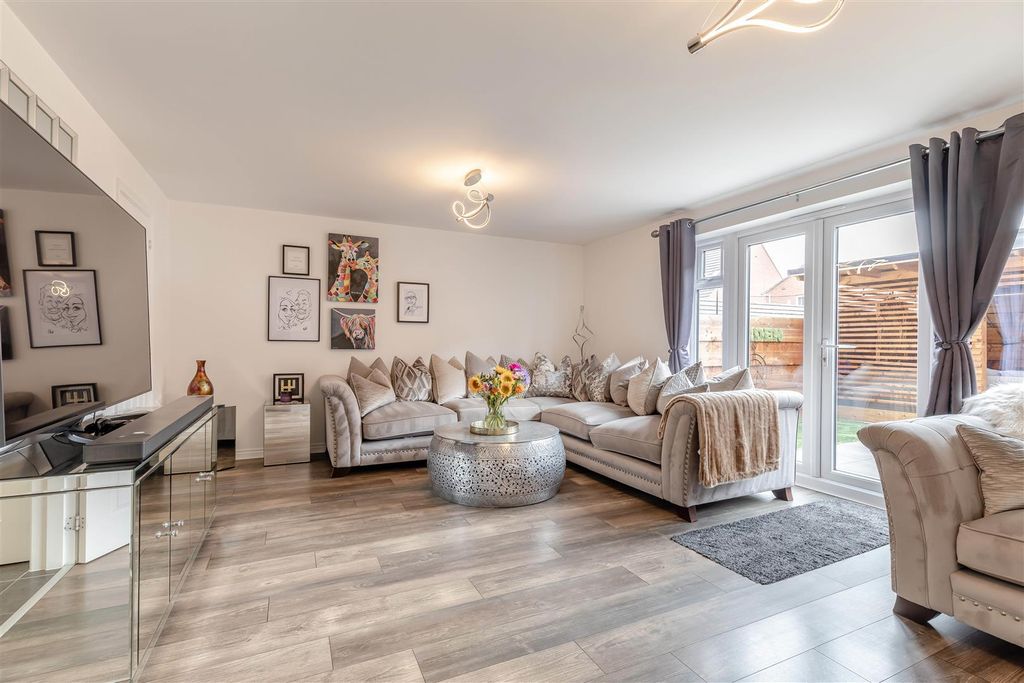 Property photo 2 of 31 8658495-Interior31.Jpg