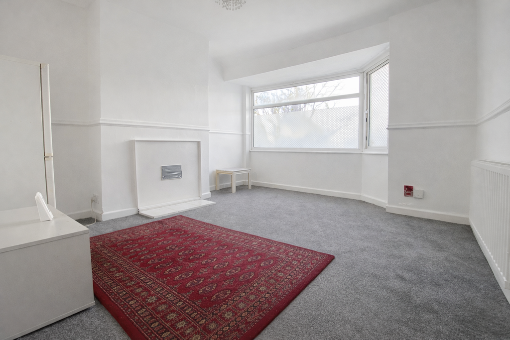 Property photo 2 of 7 Living Room