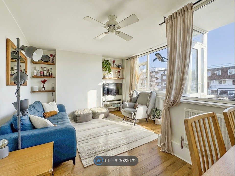 Property photo 1 of 18 Large, Bright Living Area