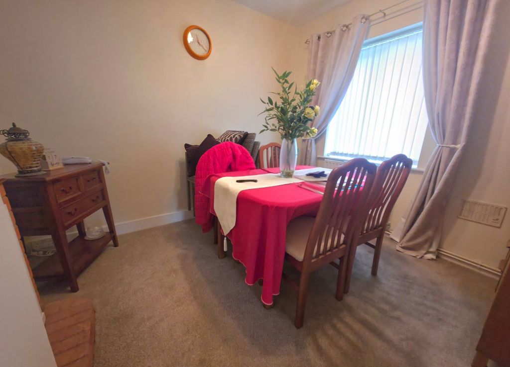 Property photo 3 of 15 Dining Room
