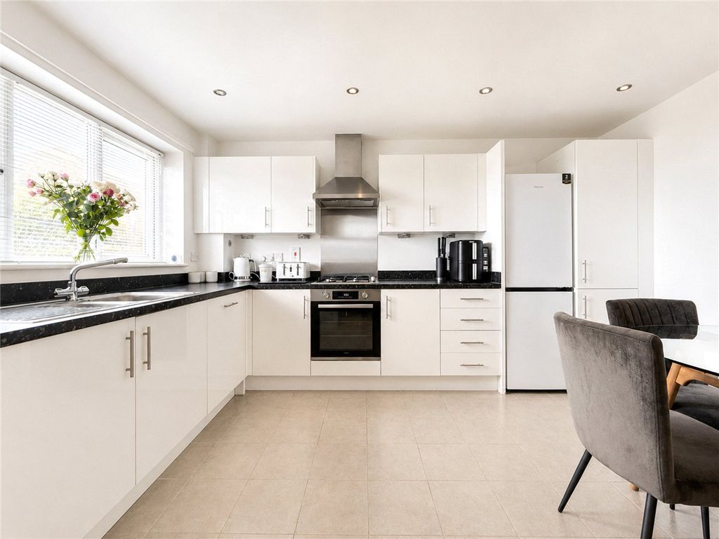 Property photo 3 of 15 Picture No. 04