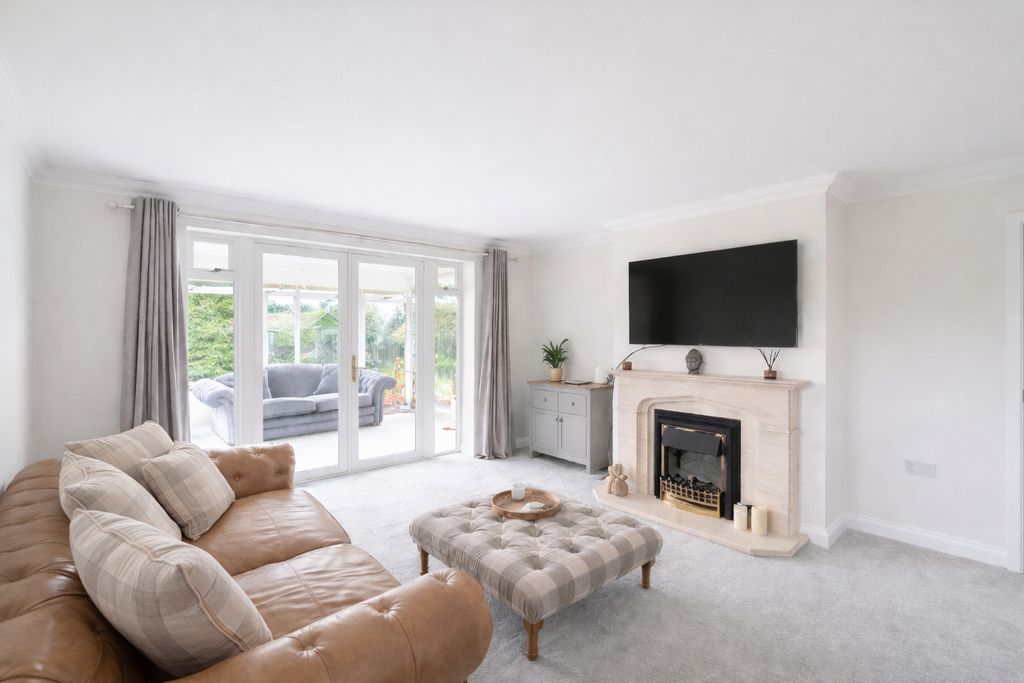 Property photo 2 of 20