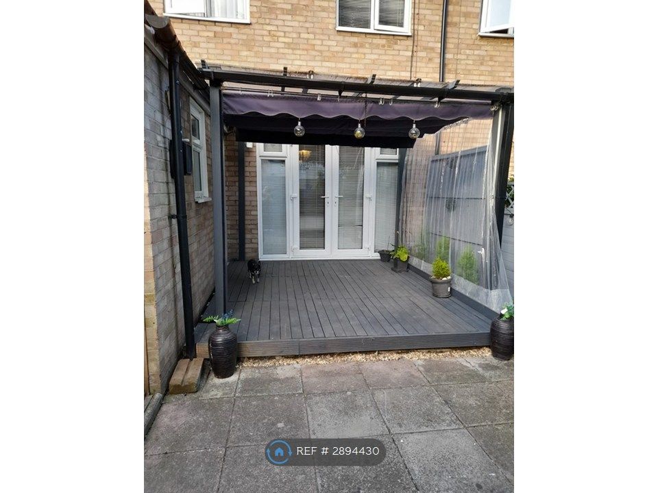 Property photo 3 of 15 Back Garden Gazebo & Decking
