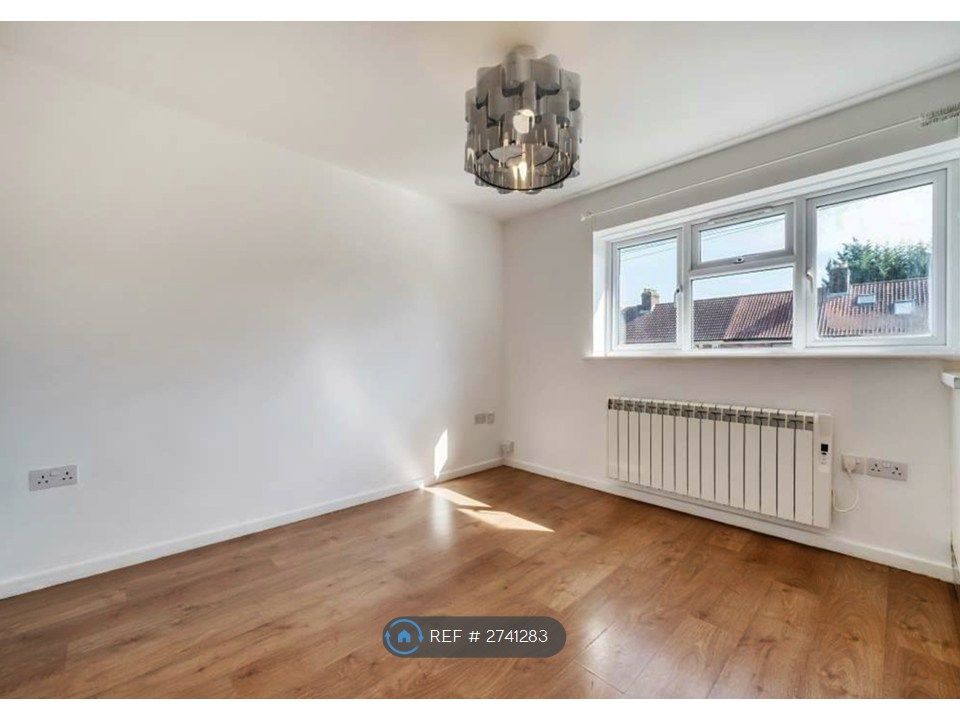 Property photo 3 of 7 Lounge