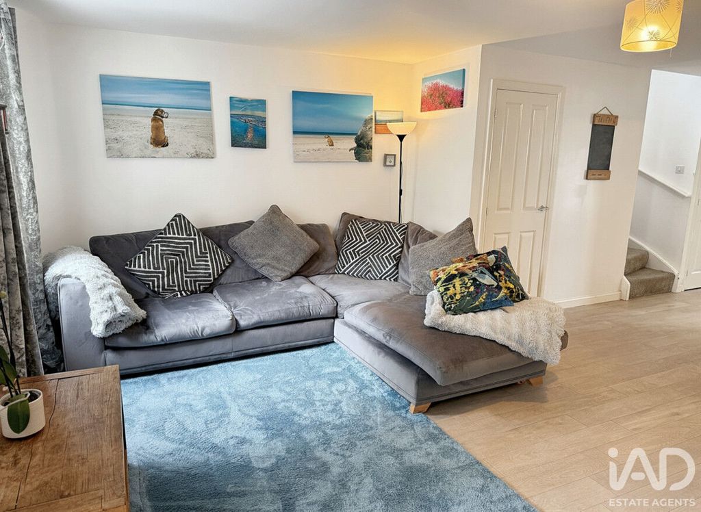 Property photo 3 of 16