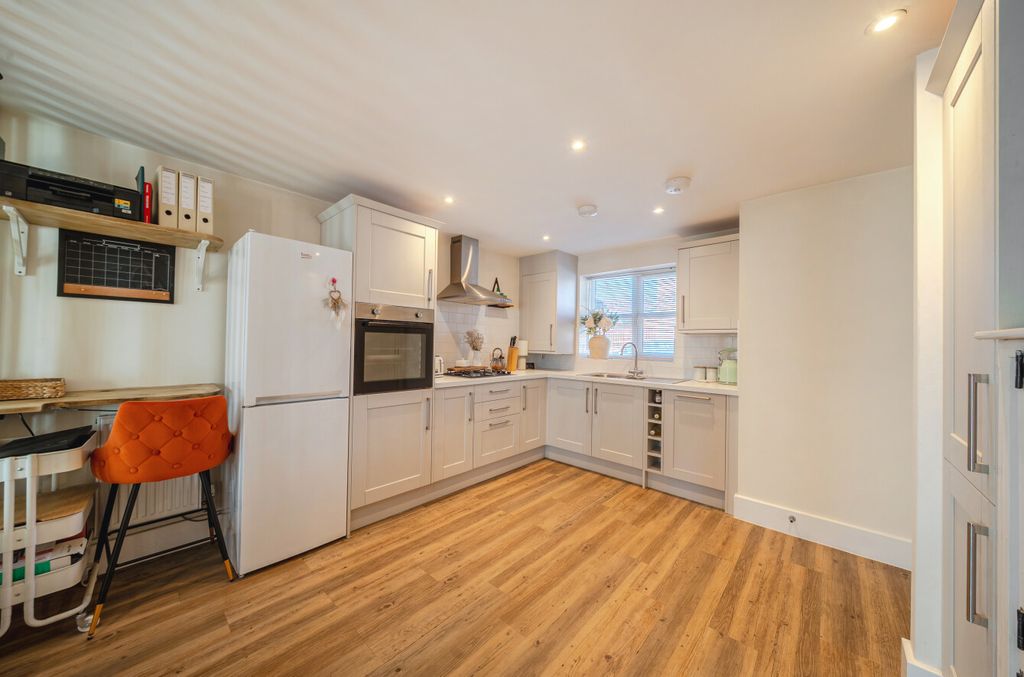 Property photo 2 of 10 1423580-4-69B92F9...
