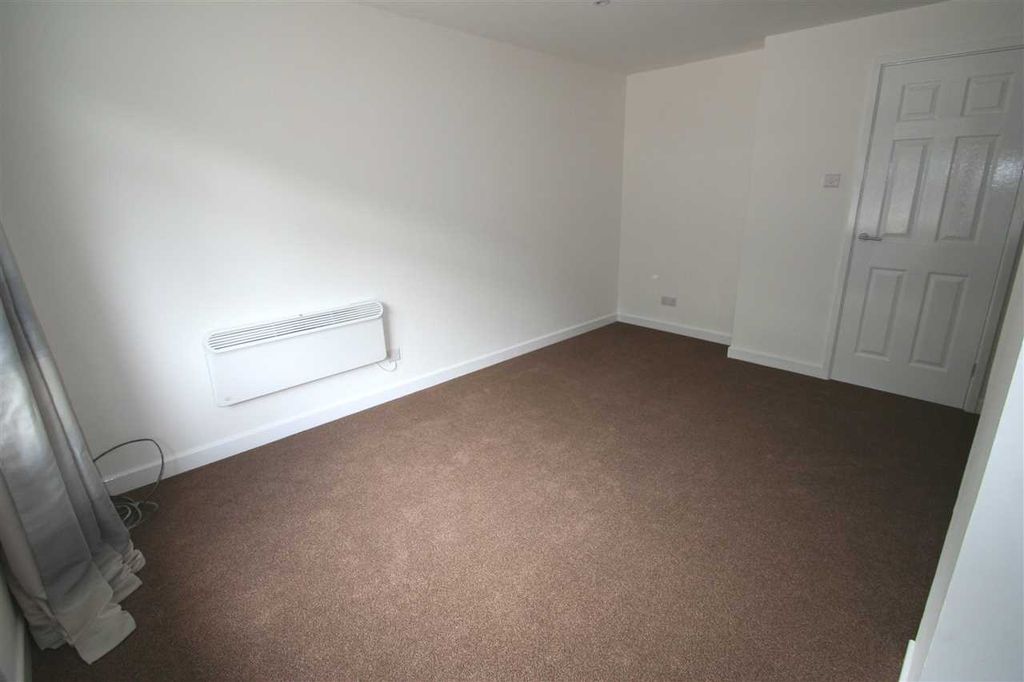 Property photo 3 of 8 Living Room