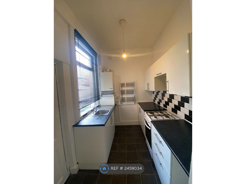 Property photo 2 of 12 Kitchen