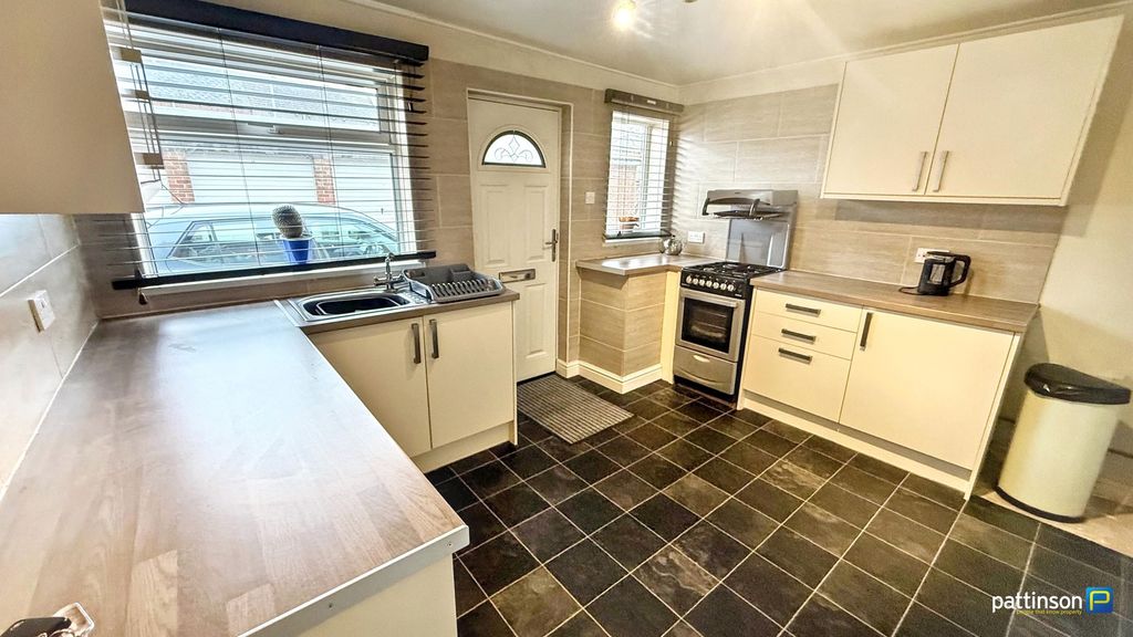 Property photo 3 of 21