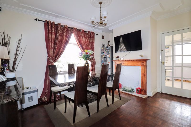 Property photo 3 of 25 Dining Room