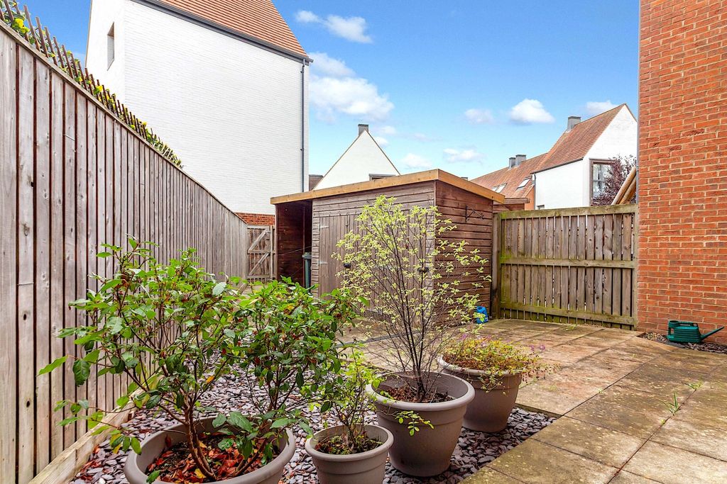 Property photo 3 of 19 Derwent Way - Garden2