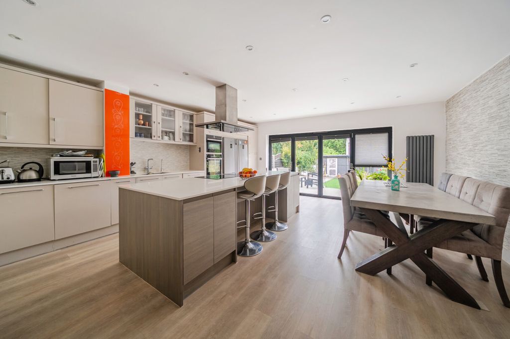 Property photo 1 of 18 Kitchen