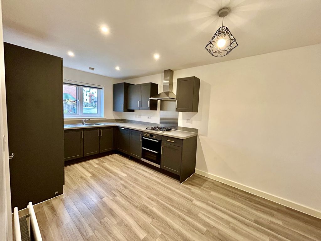 Property photo 2 of 14 Photo 11