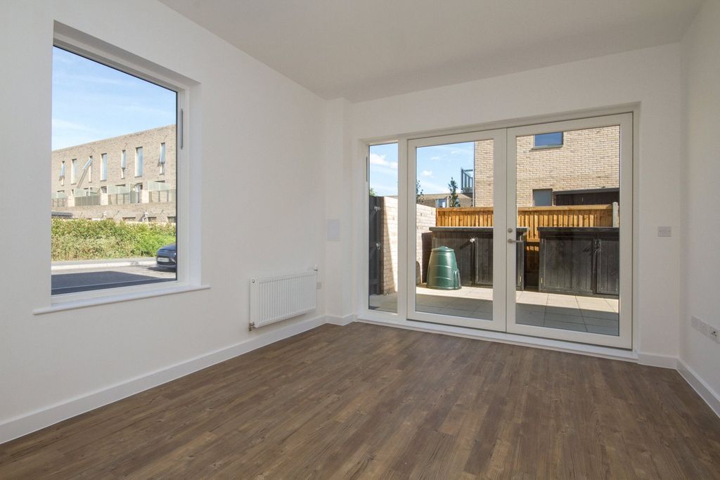 Property photo 3 of 6 Picture No. 04