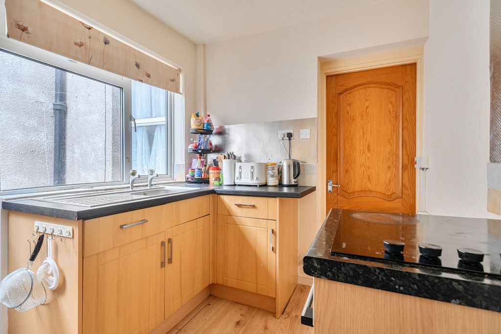 Property photo 3 of 13