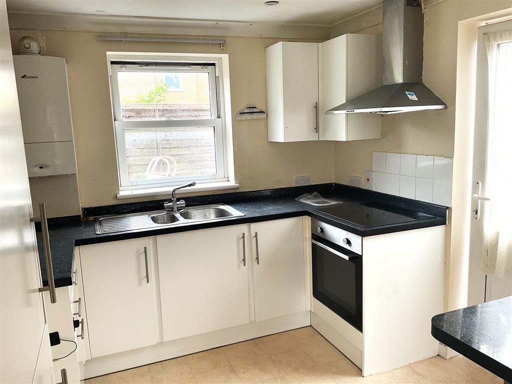 Property photo 2 of 5 Kitchen