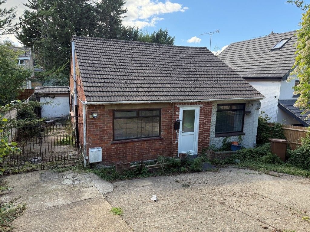Property photo 2 of 11 Detached Bungalow