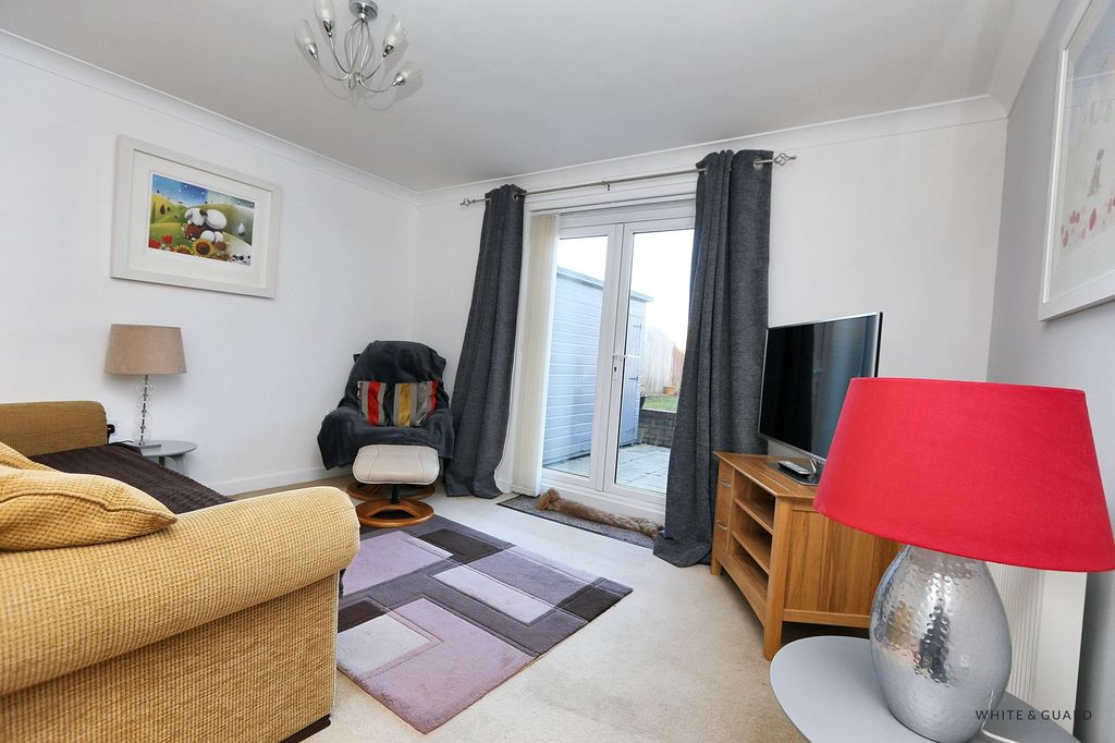 Property photo 3 of 10