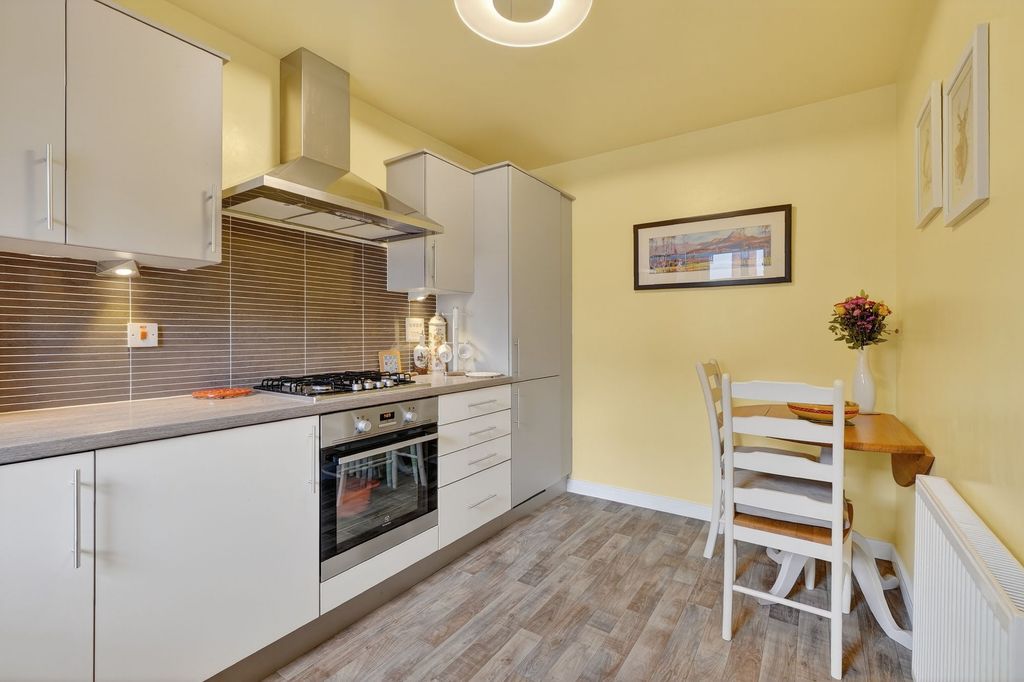 Property photo 3 of 23