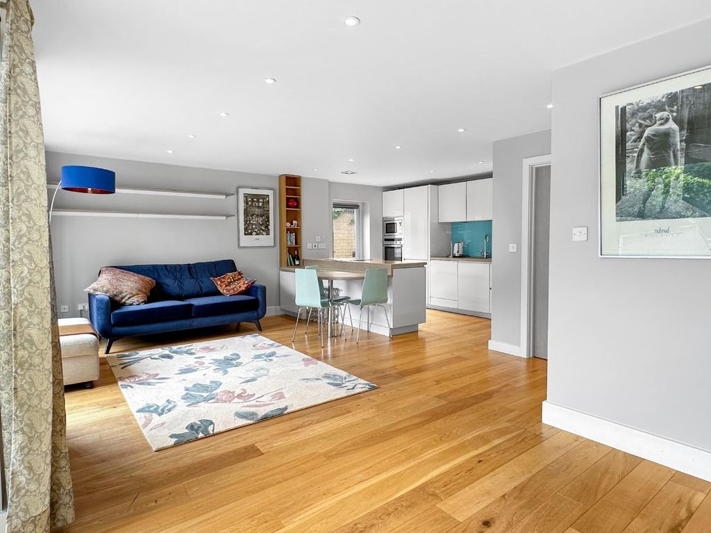 Property photo 2 of 15 Img (4).Jpg