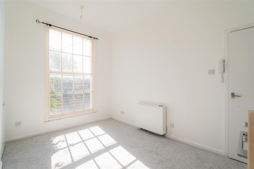 Property photo 3 of 7 Dsc09160.Jpeg