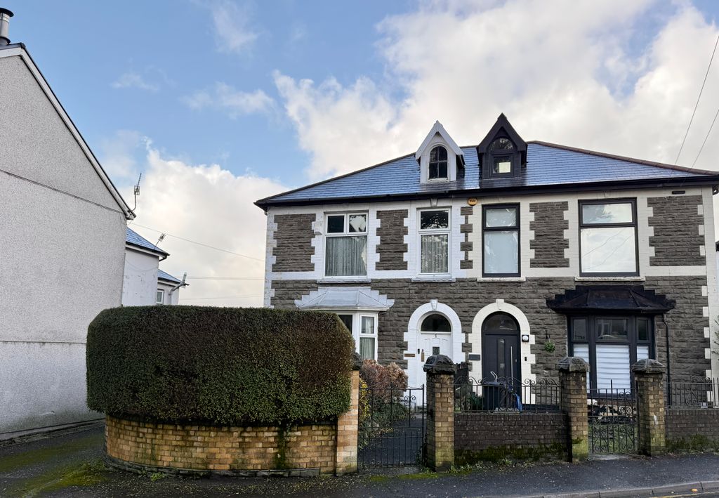 Property photo 1 of 3