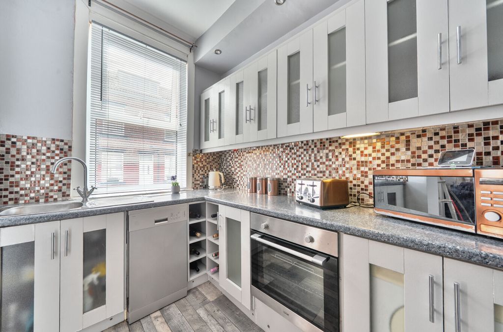 Property photo 3 of 19 1328651-7-6887454...