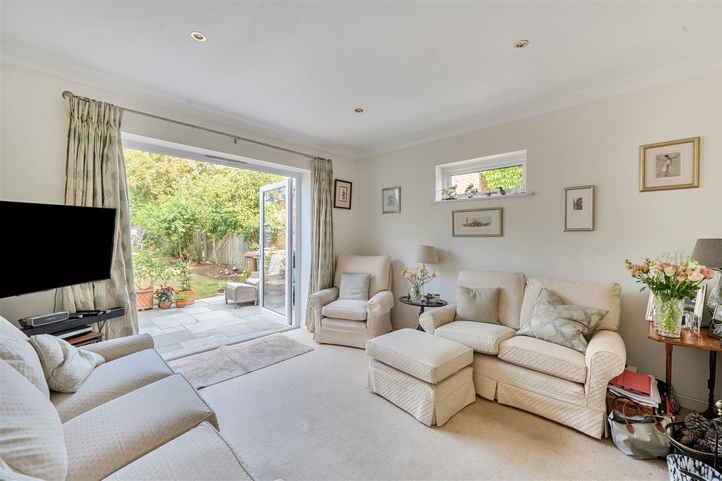 Property photo 3 of 24 1-6A5Fc587A526B-1494388-14-6A5Fa120c0551-1.Jpg