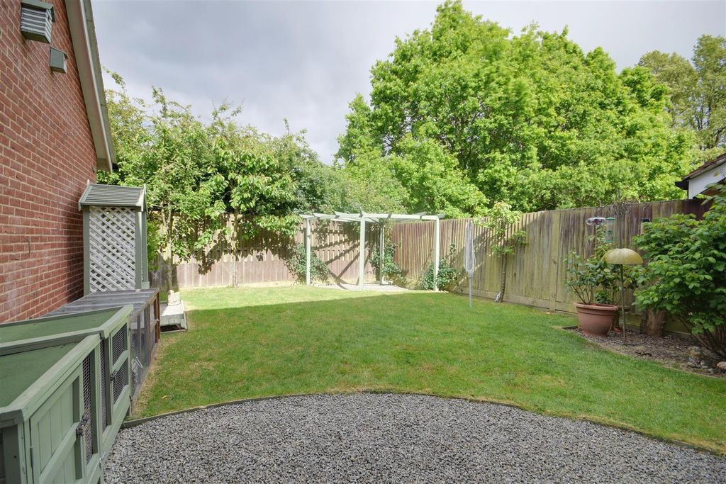 Property photo 2 of 17