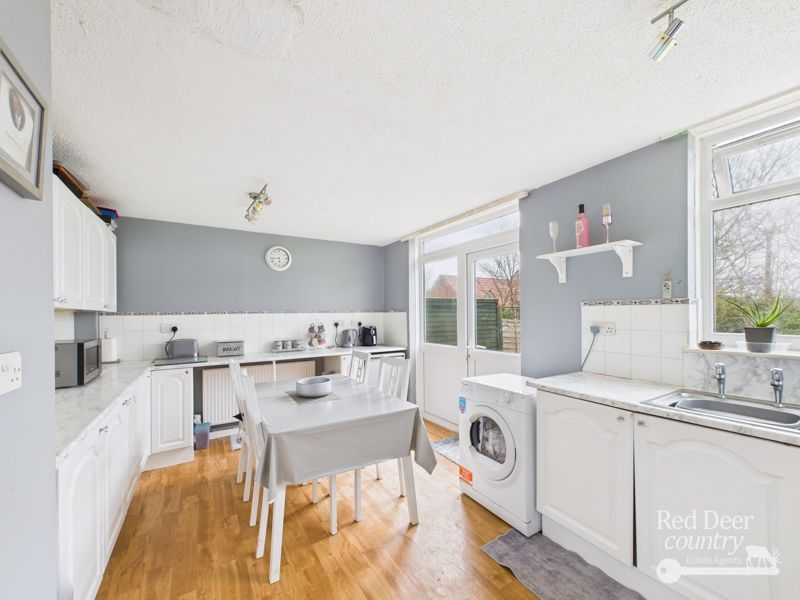Property photo 3 of 11 Kitchen/Dining Room