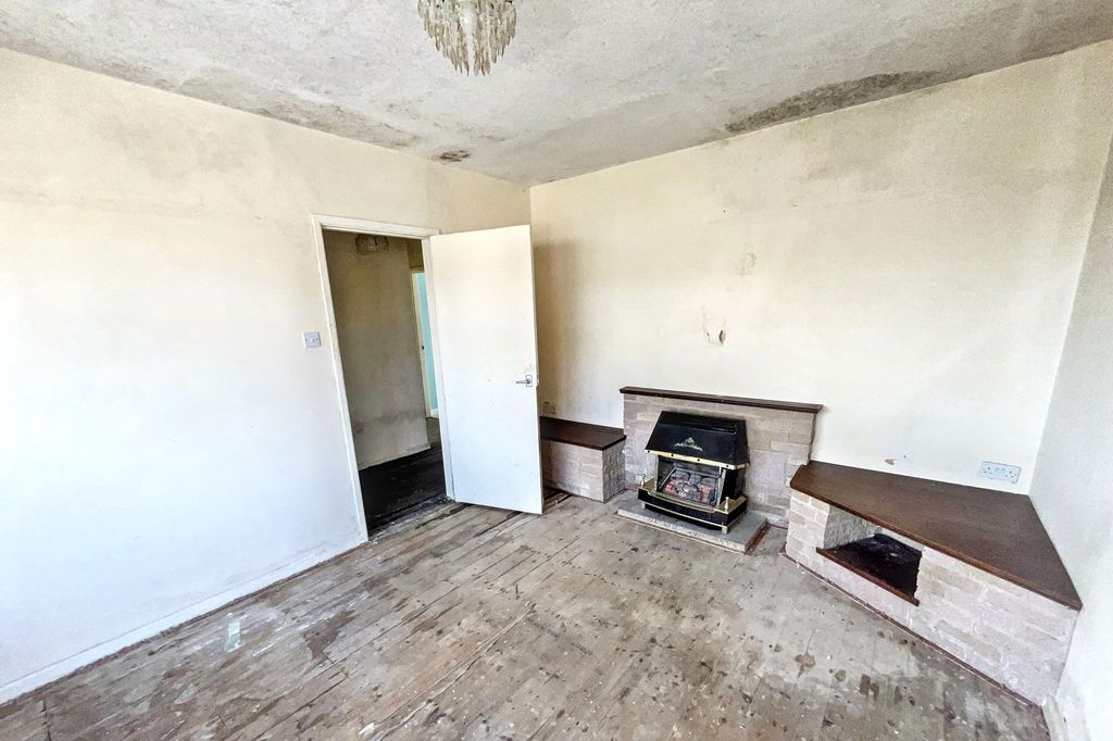Property photo 3 of 12 18 Rowan Avenue, Market Harborough Le16 9Ls