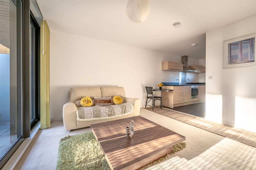 Property photo 3 of 18