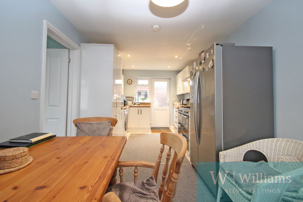 Property photo 3 of 12 Dining