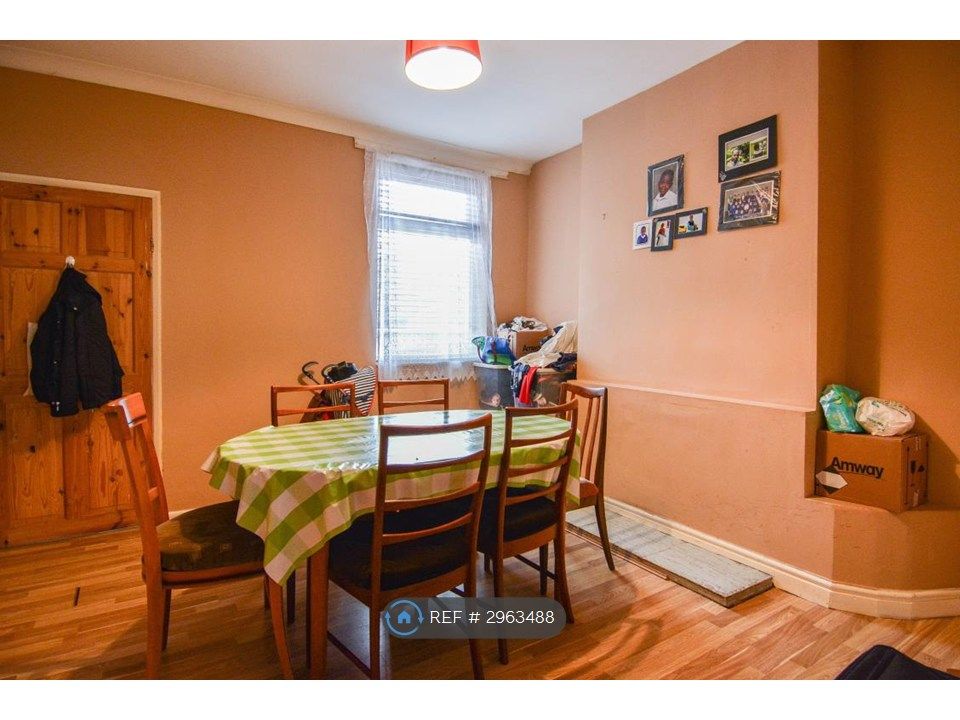 Property photo 3 of 7 Dining Room