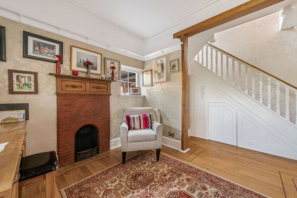 Property photo 2 of 34